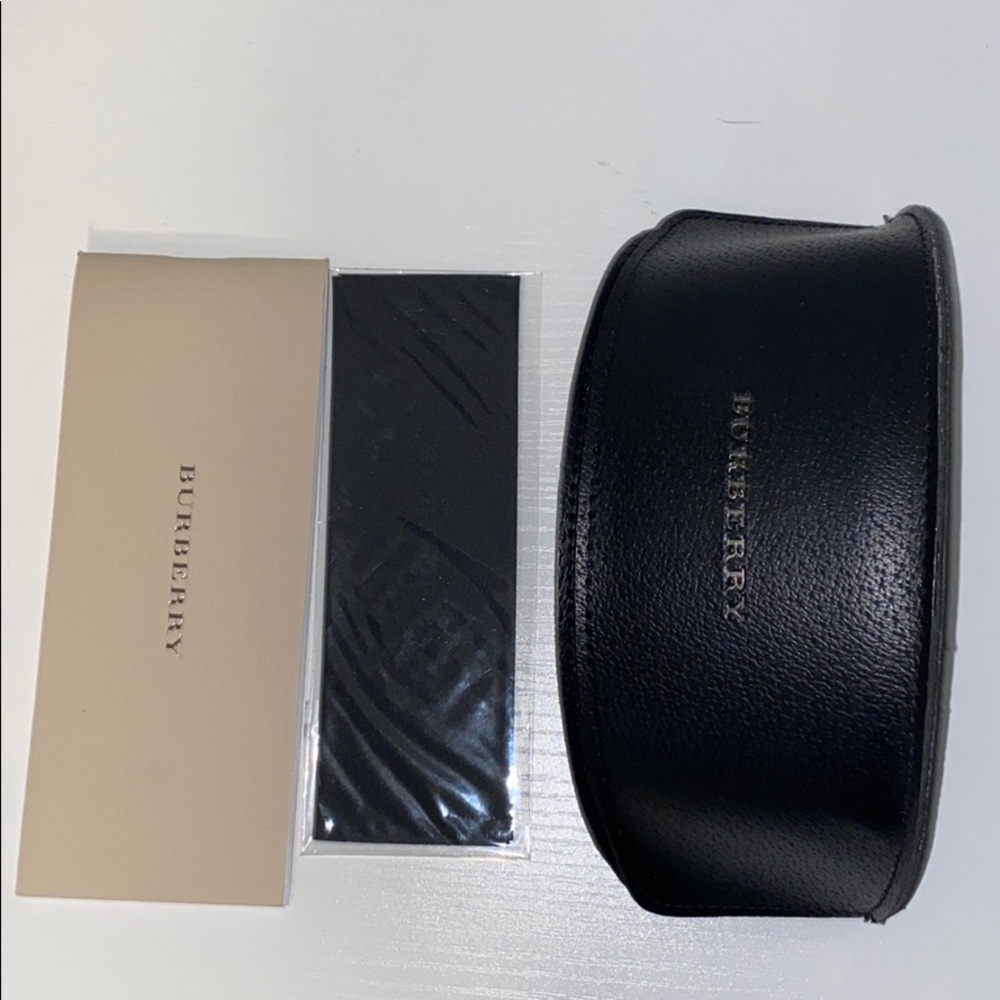 Burberry Sunglasses - Picture 3 of 6